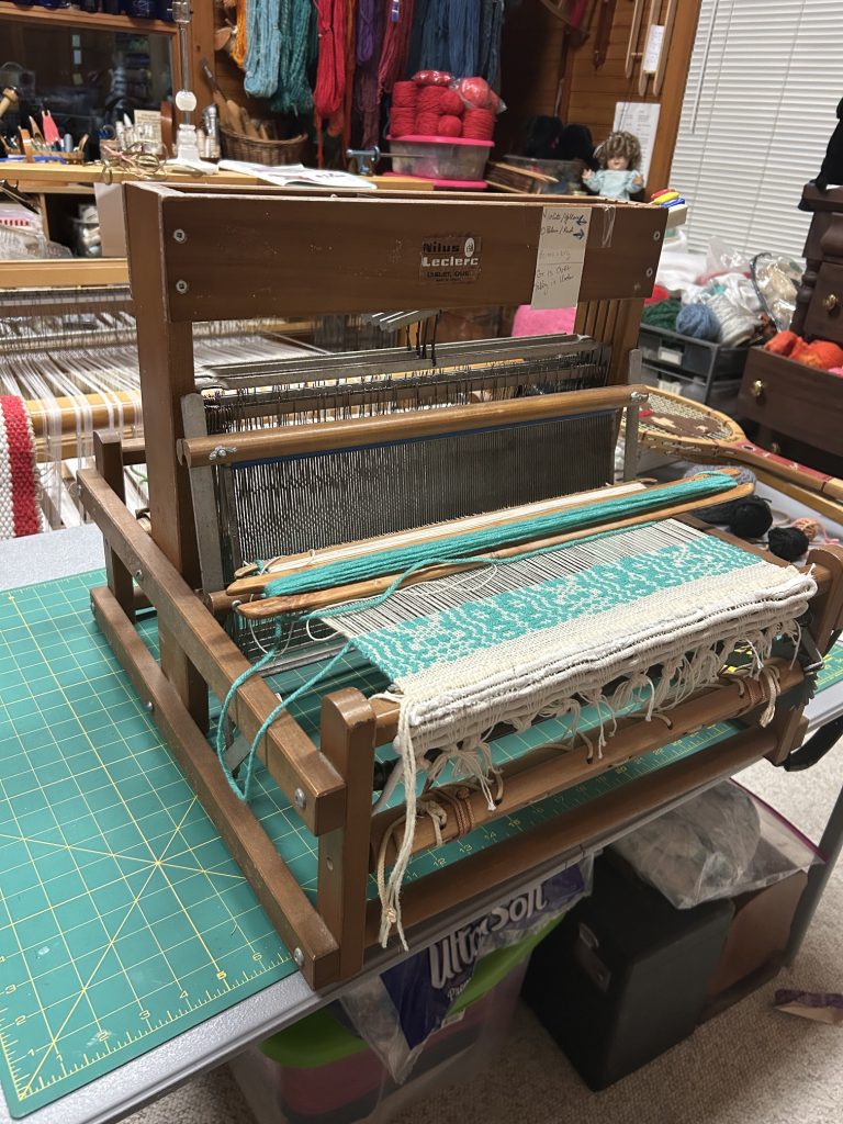 Leclerc Dorothy Table Loom Four Harness, 15.75" weaving width